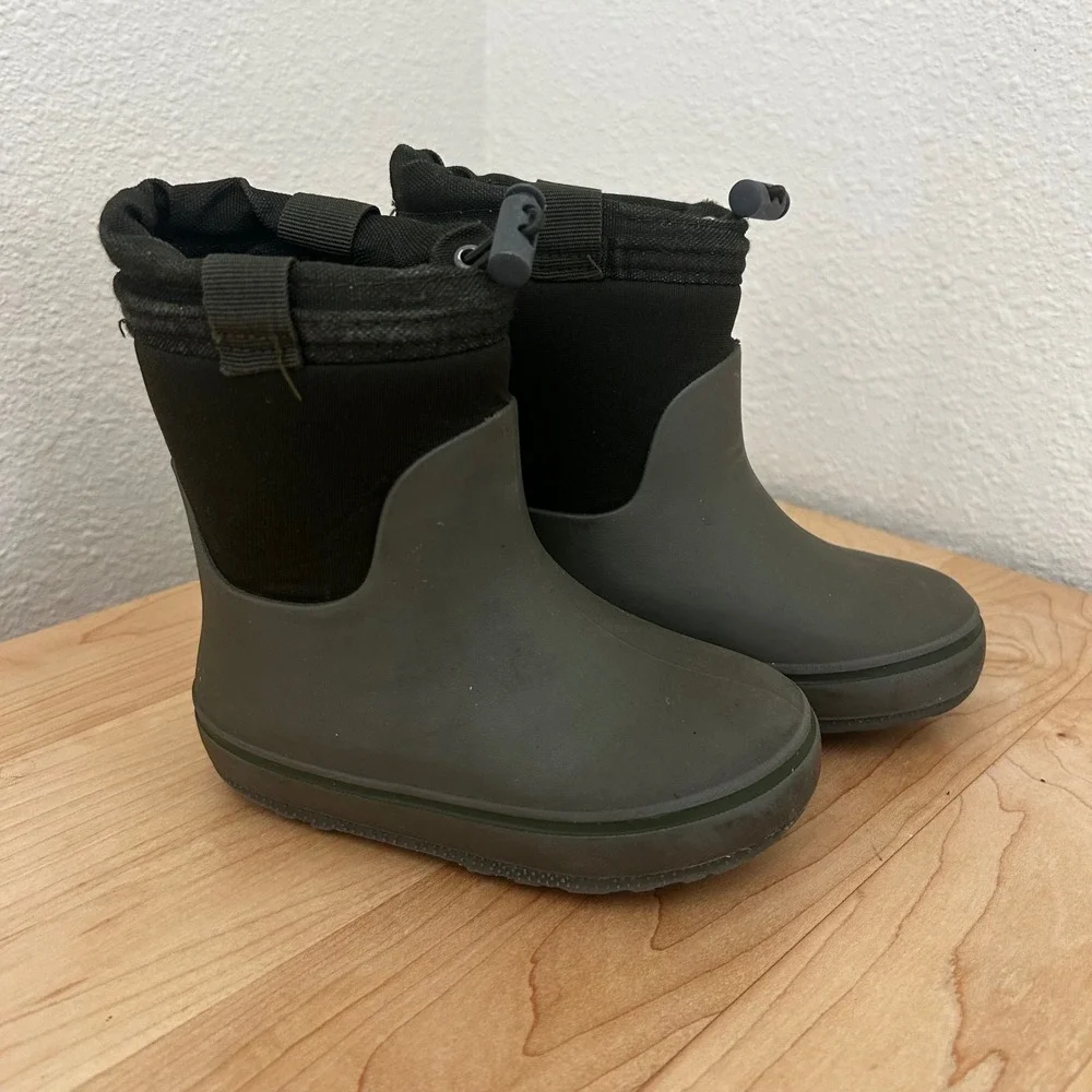 Cat & Jack Toddler Size 7 Olive Green Black Waterproof Rain Boots with Toggles